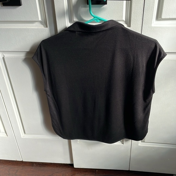 Cropped polo shirt from Paris France - Picture 3 of 3